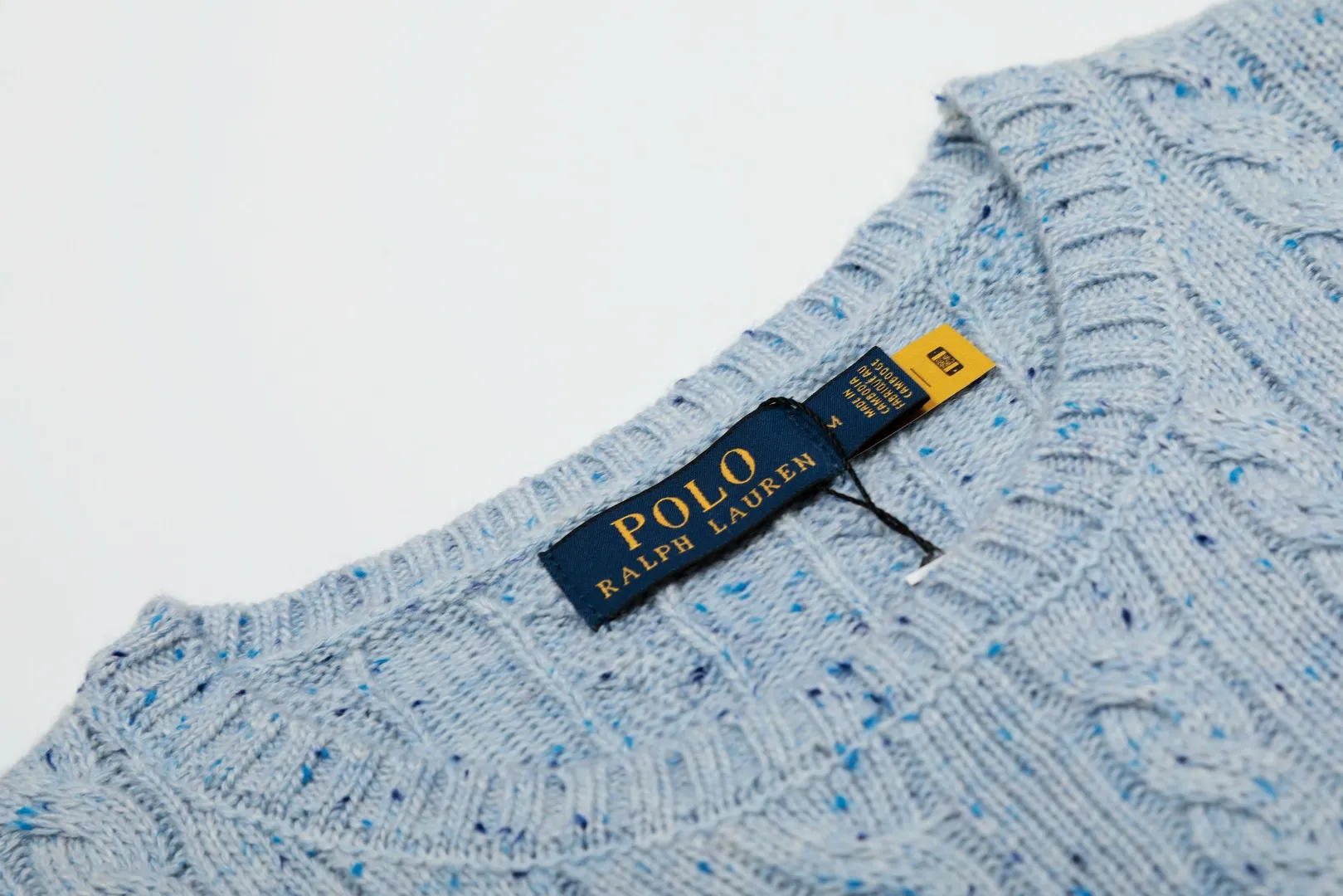 P166 💰 "Top quality" Style number: DS058# (on sale all year round) [Ralph Lauren wool blended pony embroidered logo twist knitted short sleeves] ✅Ralph Lauren gradient multi-color dot versatile hemp knitted round neck short sleeves for all seasons ✅15% merino cotton wool 85% wool blended clean and clear texture ✅ZP quality 1:1 version Scan the code to enter the GF website Counter quality ✅Details and quality are the only one in Guangzhou. Imported quality wool. Focus on high-end. Cost-effective. Needless to say good quality. ✅Restore the original version. The maximum size can be worn up to 150 pounds. Loose, comfortable and stress-free.